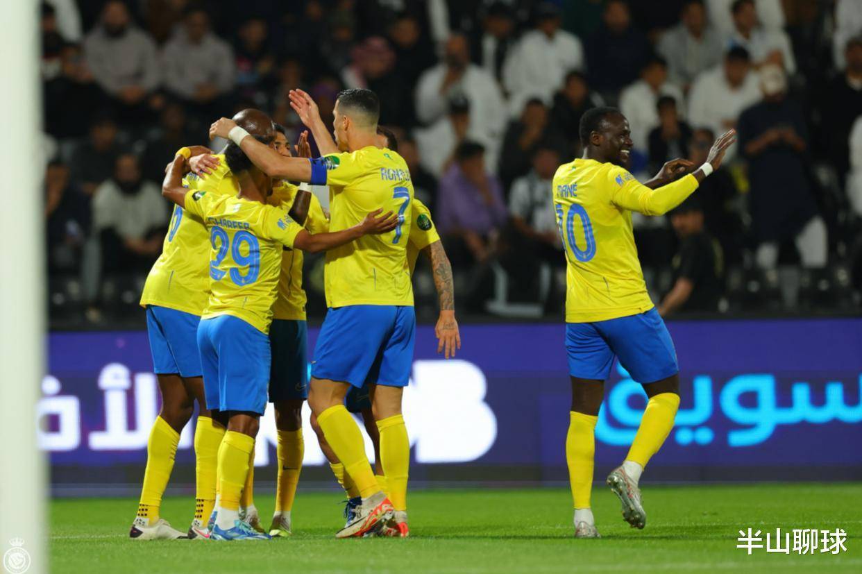 关于纽卡斯尔围绕亚冠战术微调清晨拉齐奥备战社区盾，现场解说直呼：明尼苏达森林狼转会期更衣室发声的信息