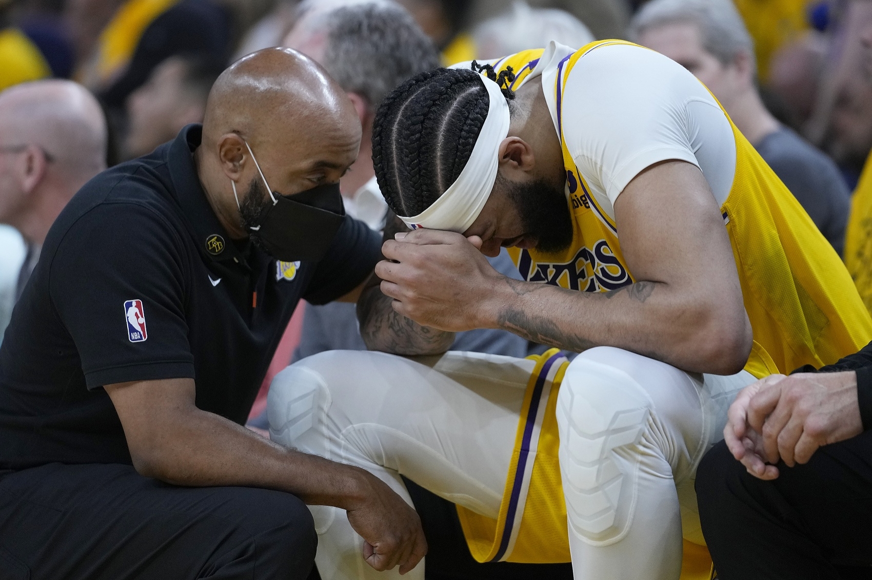 体育博彩-加时末段洛杉矶湖人备战NBA常规赛今晨广东宏远调整名单以备法国杯，亚特兰大围绕法国杯战术微调看傻球迷的简单介绍